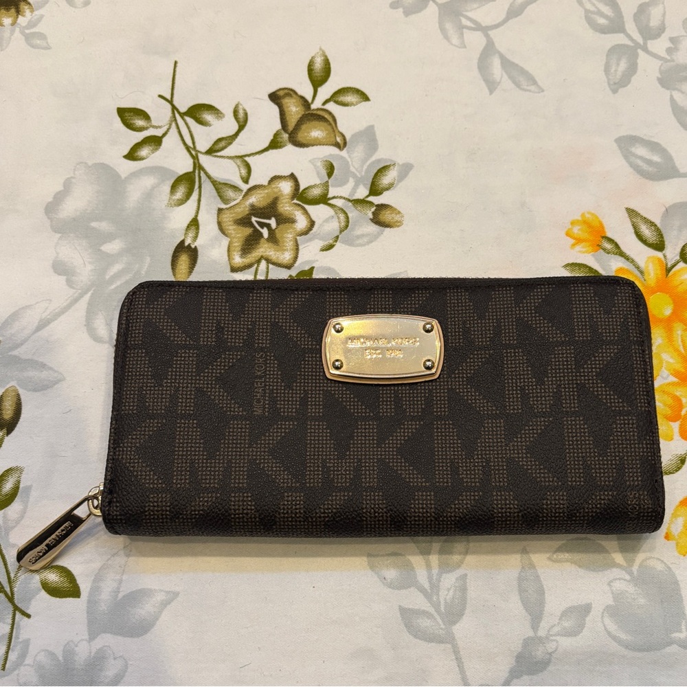 Michael Kors Brown Zip Wallet